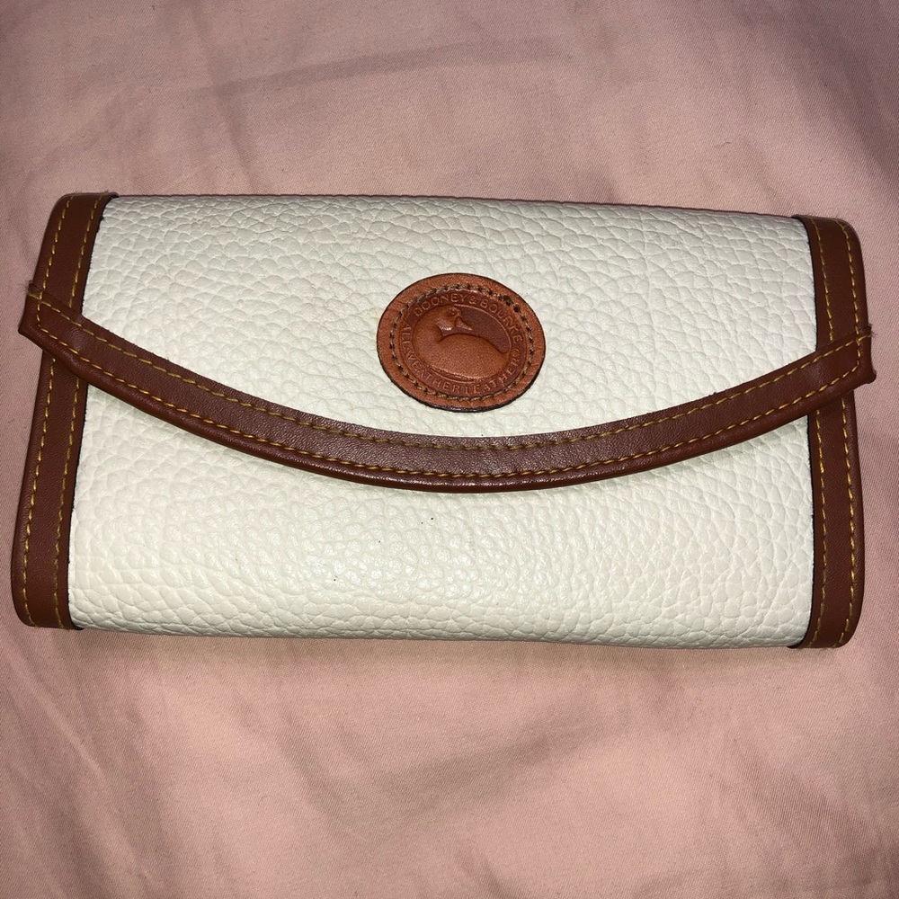 Dooney & Bourke wallet